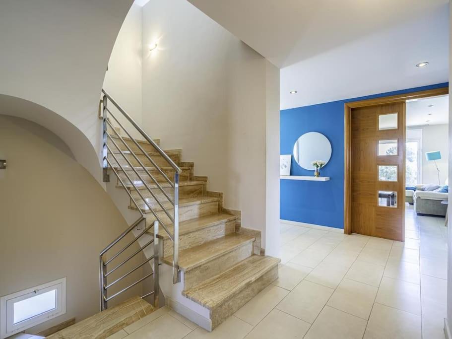 Casa Familiar Con Piscina Holiday home *